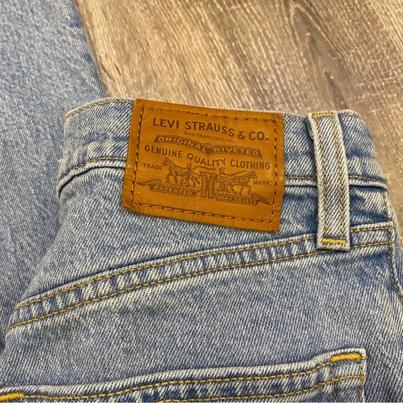 Levi’s Premium Ribcage High Waisted Straight Jeans - Picture 4 of 14